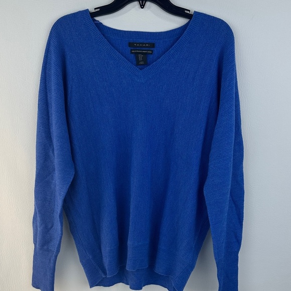 Tahari Tops - Tahari Fine Merino Wool Pullover Long Sleeve Knit Top